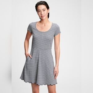 GAP Black White Gingham Fit and Flare Skater Dress Size 8 Classic
